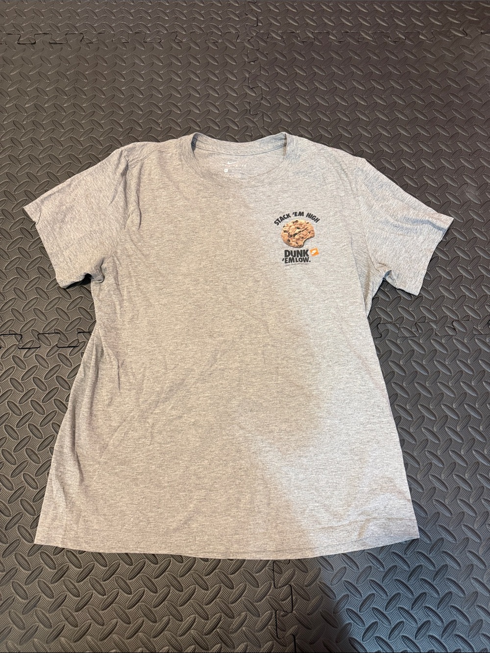 Dunk Em Low Stack 'Em High Gray Graphic Men's Tee
